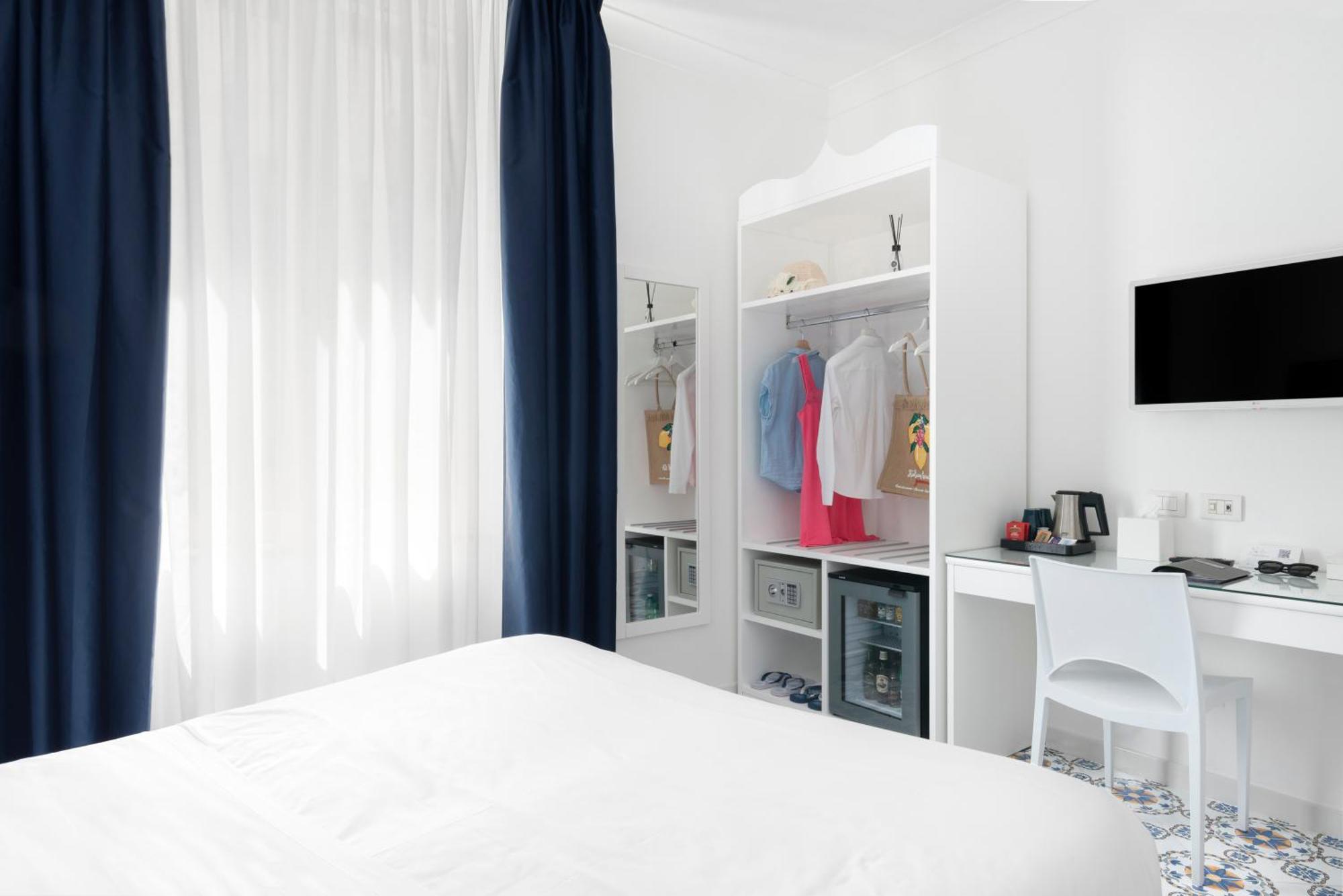 Hotel Bougainville Positano Phòng bức ảnh
